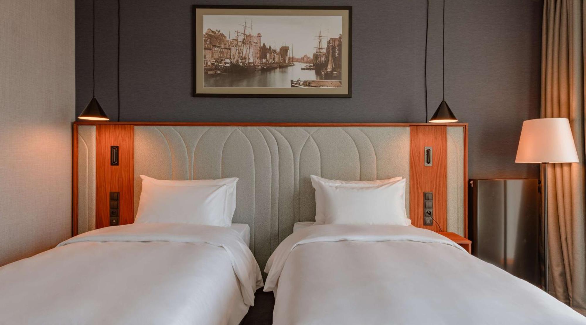 Radisson & Suites, Gdansk, Wyspa Spichrzow 4*